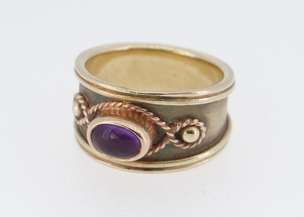 9CT YELLOW GOLD RING SET WITH CABOCHON AMETHYST, 8.3gms - Image 2 of 4