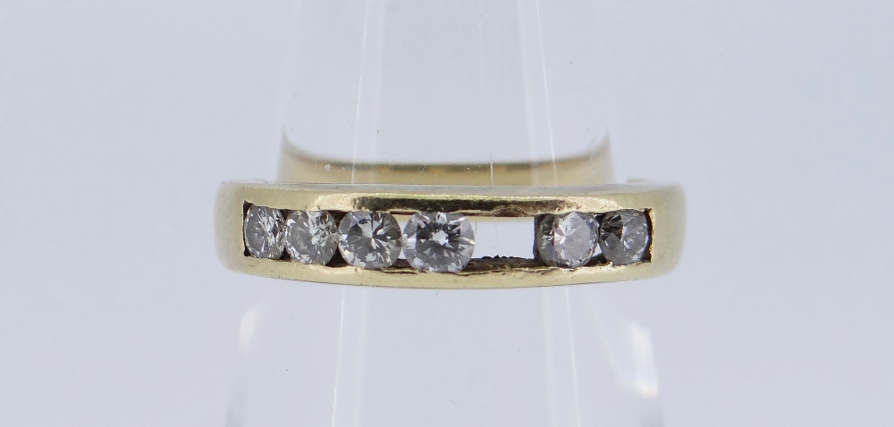 18CT YELLOW GOLD SEVEN-STONE DIAMOND RING (SIX STONES, ONE MISSING), 4.3gms
