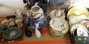 ASSORTED DECORATIVE CABINET CHINA including Wedgwood Jasperware plaques, two Japanese Arita large