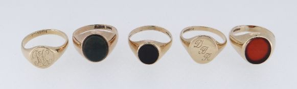 FIVE 9CT GOLD SIGNET RINGS TO INCLUDE BLOODSTONE, ONYX and engraved, 16.2gms (5)