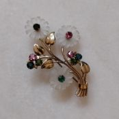 9CT YELLOW GOLD FLORAL & FOLIATE BAR BROOCH set with semi-precious stones, maker's mark D & F, 9.