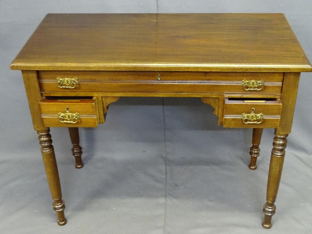 EDWARDIAN MAHOGANY LOWBOY rectangular top over a single long frieze drawer and two lower drawers