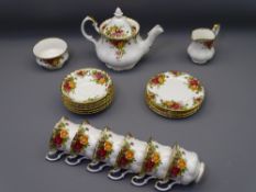 ROYAL ALBERT OLD COUNTRY ROSES TEASET, 21 pieces consisting teapot, 6 cups, 6 saucers, 6 side