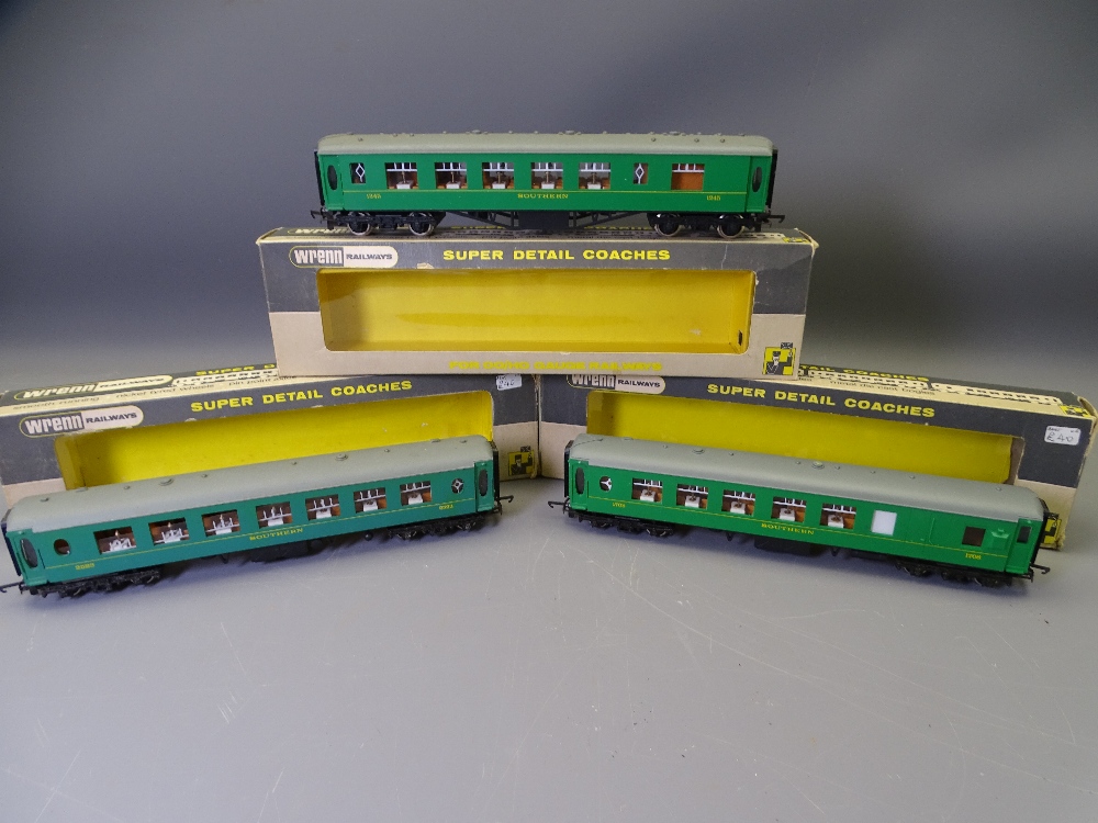 MODEL RAILWAY - Wrenn W6006 Southern no. 1708, W6007 Southern no. 2523 and W6008 Southern no. 1245