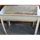 GALVANIZED STANDING MILK CHURN WASHING TROUGH, 77cms H, 97cms L, 52.5cms W