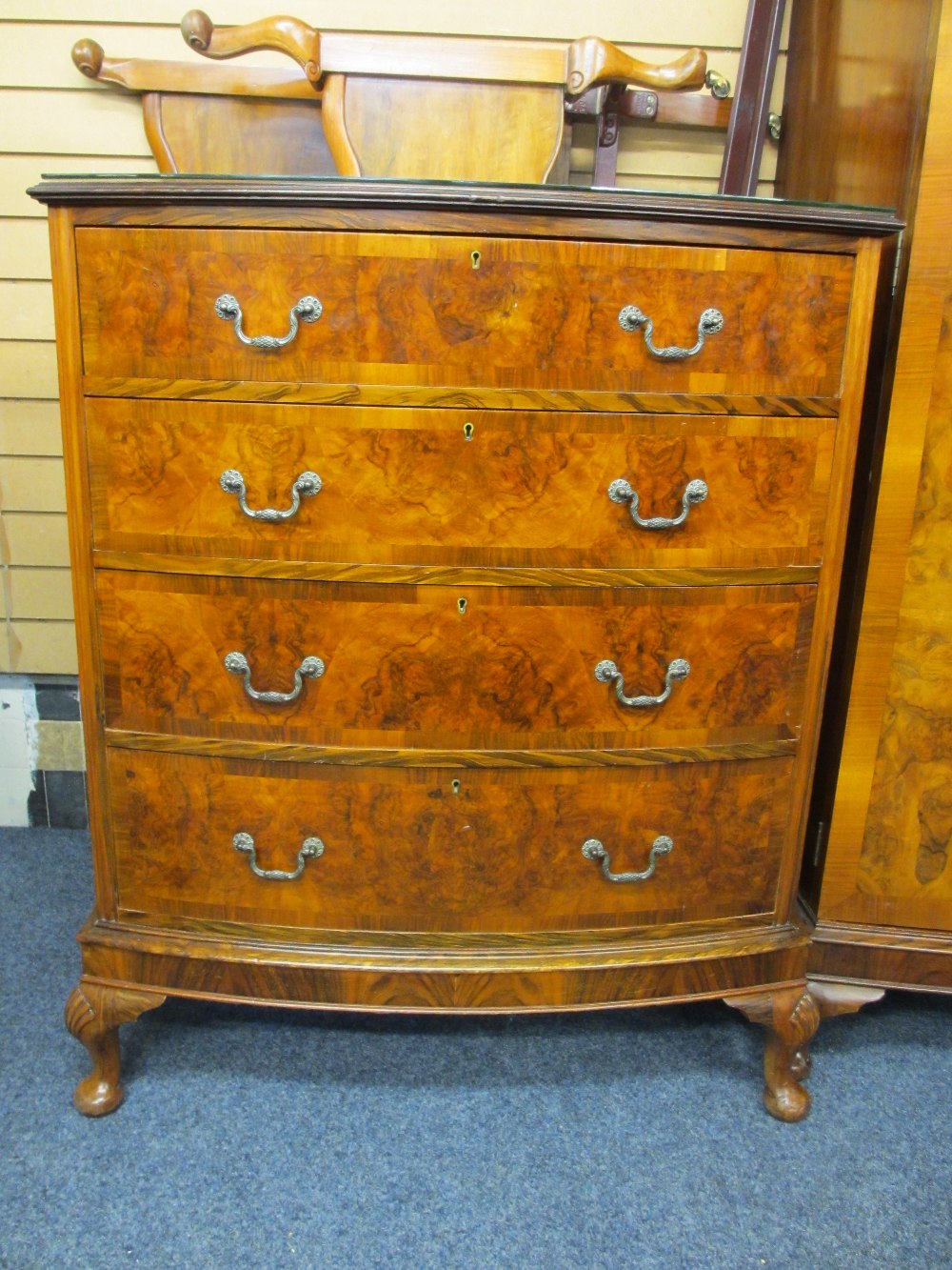 CIRCA 1930 THREE PIECE BURR WALNUT BEDROOM SUITE & BED consisting of three door wardrobe, 206cms - Image 3 of 3