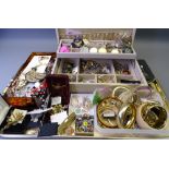 VINTAGE & LATER COSTUME JEWELLERY ETC including a Victorian pinchbeck gate-link bracelet, a good