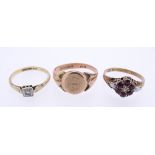 TWO 9CT GOLD DRESS RINGS & A SIGNET RING including a seed pearl and Amethyst set example, mid M-N, a