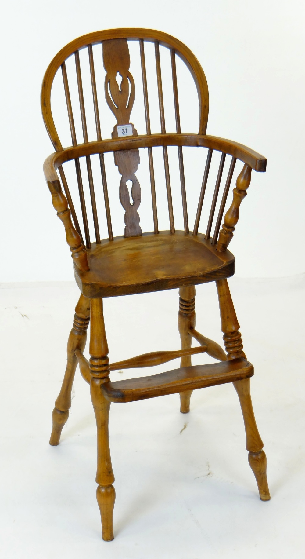 MODERN CHILD'S VICTORIAN-STYLE BEECH WINDSOR HIGHCHAIR