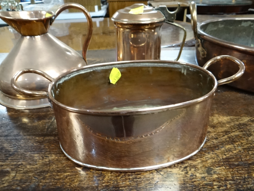 COLLECTION OF VINTAGE COPPER VESSELS, including two long handled sauce pans, brass swing-handled - Image 3 of 11