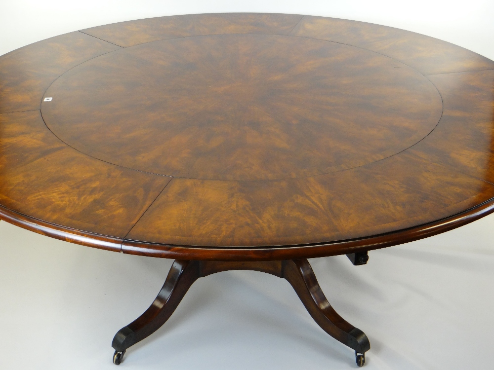 STYLISH VICTORIAN-STYLE CIRCULAR WALNUT EXTENDING DINING TABLE fan veneered top with perimeter - Image 2 of 24