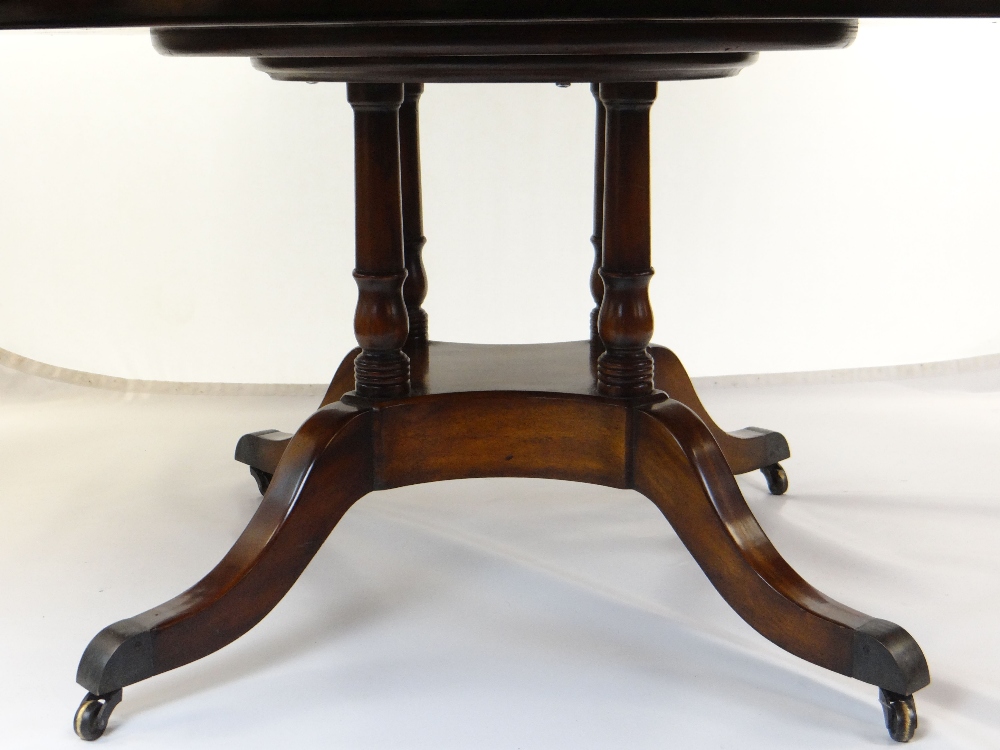 STYLISH VICTORIAN-STYLE CIRCULAR WALNUT EXTENDING DINING TABLE fan veneered top with perimeter - Image 3 of 24