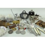 ASSORTED COLLECTABLES to include EPNS tankard, egg cup, various GB circulated coins, pen knives,