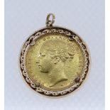 VICTORIAN GOLD SOVEREIGN, 1885, in 9ct gold pendant mount, 9.8gms
