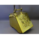 EXCELLENT POLISHED BRASS VINTAGE COAL SCUTTLE WITH SCOOP