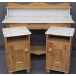 ANTIQUE STYLE MARBLE TOP WASH STAND & TWO BEDSIDE CABINETS, the wash stand with upper shelf and