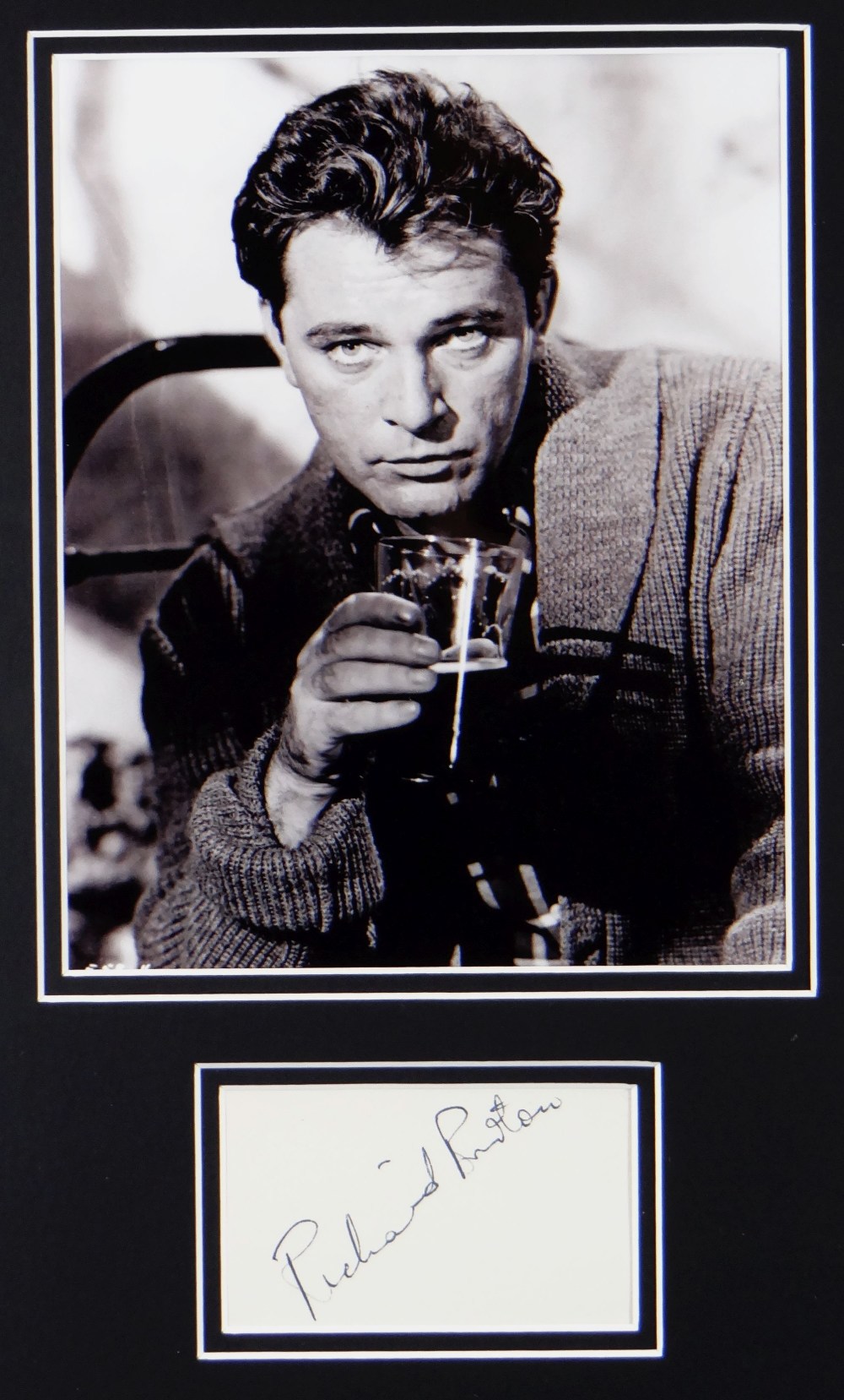 RICHARD BURTON AUTOGRAPH signed diagonally in pen on paper, presented in a modern frame with a - Image 2 of 2