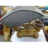 W & T AVIARY LTD GROCER'S SCALES with cast iron weights