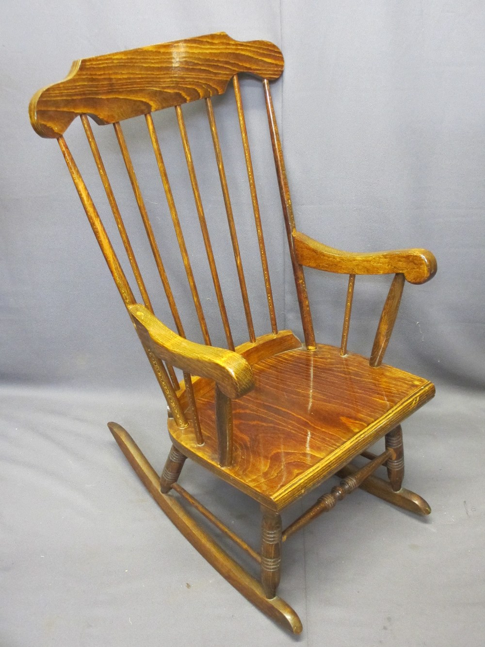 VINTAGE STYLE SPINDLE BACK ROCKER, two items of Lloyd Loom type furniture to include a pink colour - Image 3 of 3