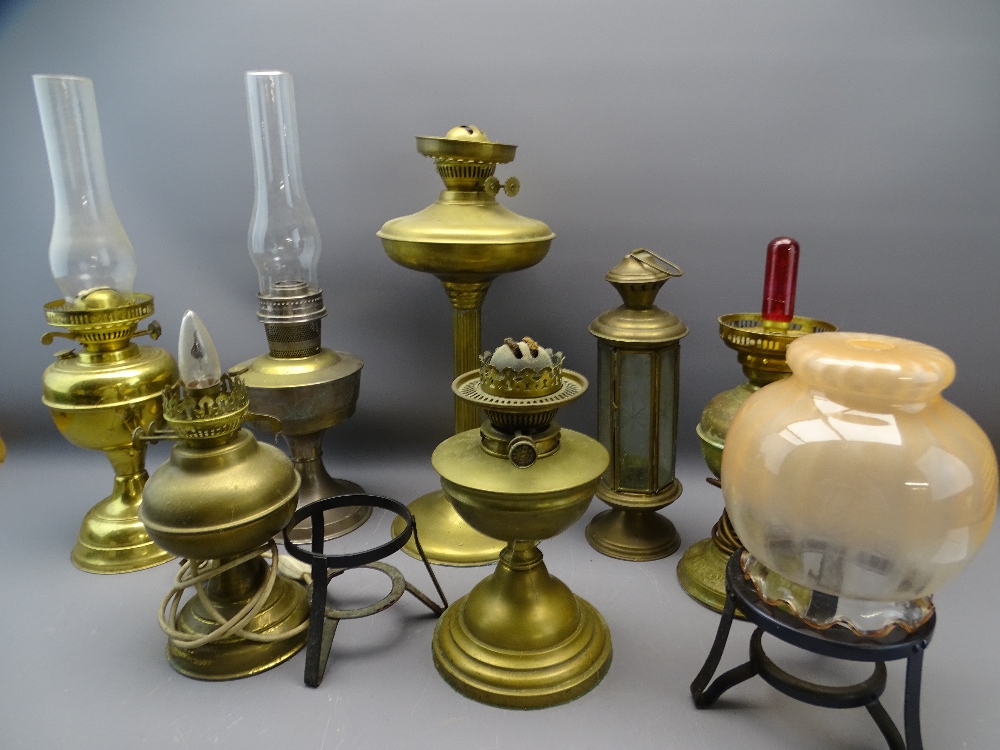 VINTAGE & LATER BRASS OIL LAMPS, a quantity