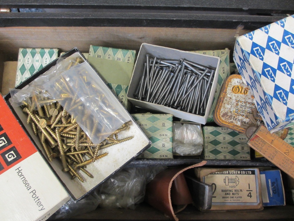 EXCELLENT QUANTITY & COLLECTION OF WELL KEPT VINTAGE & LATER TOOLS, EQUIPMENT and boxes of screws - Image 4 of 4