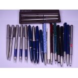 PARKER PENS (19) - 4 vintage (1960s-early 70s) Blue Parker fountain pens: 1 Parker 45, made in