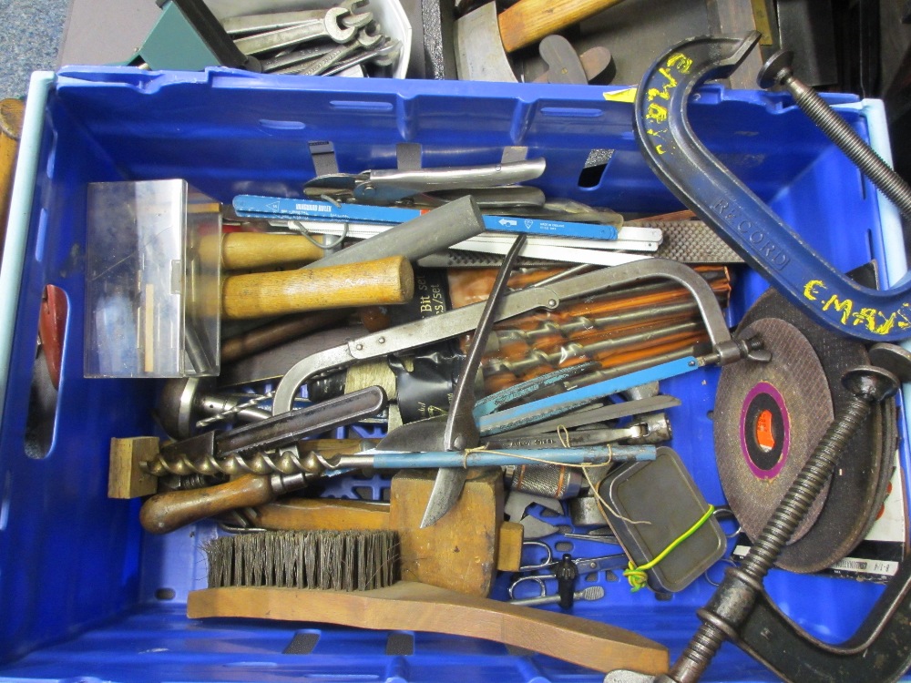 EXCELLENT QUANTITY & COLLECTION OF WELL KEPT VINTAGE & LATER TOOLS, EQUIPMENT and boxes of screws - Image 2 of 4