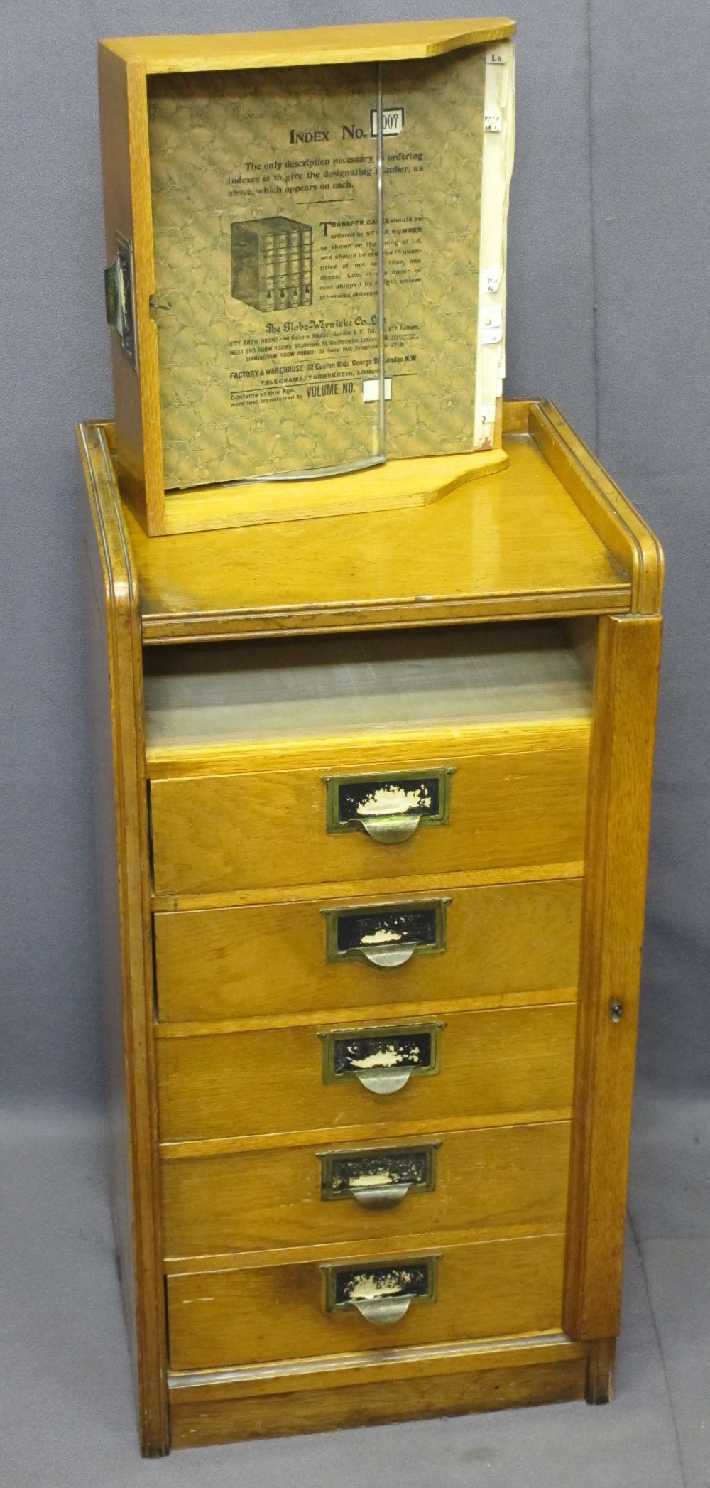 GLOBE WERNICKE OAK WELLINGTON TYPE DOCUMENT FILING CHEST of six drawers, 71.5cms H, 36.5cms W, 32cms