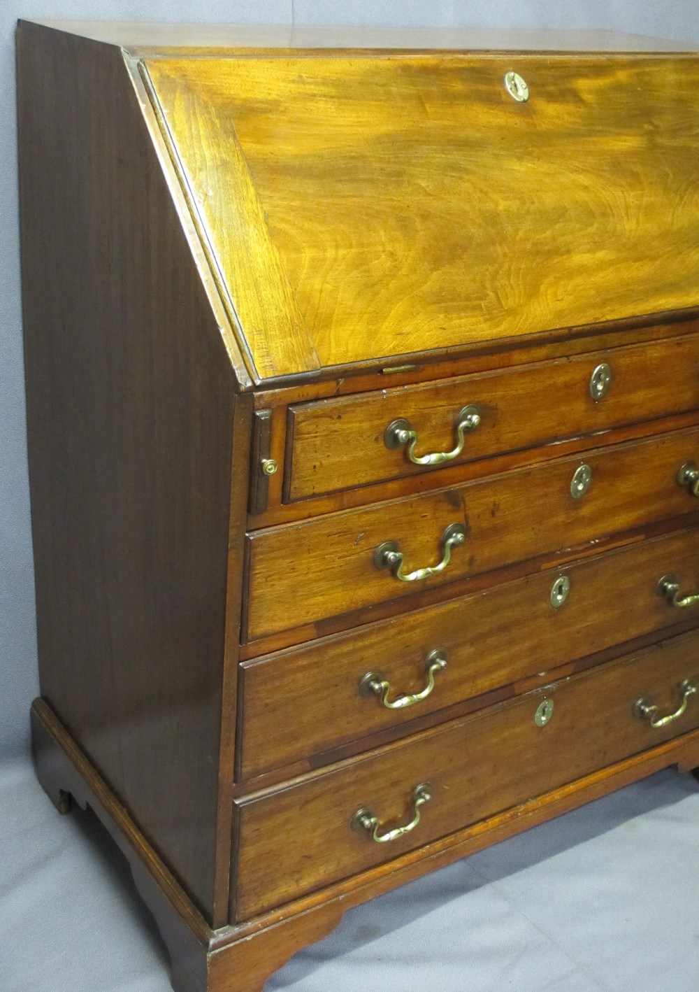 GEORGIAN MAHOGANY FALL-FRONT BUREAU, the sloped fall opening to reveal interior drawers and pigeon - Image 3 of 5