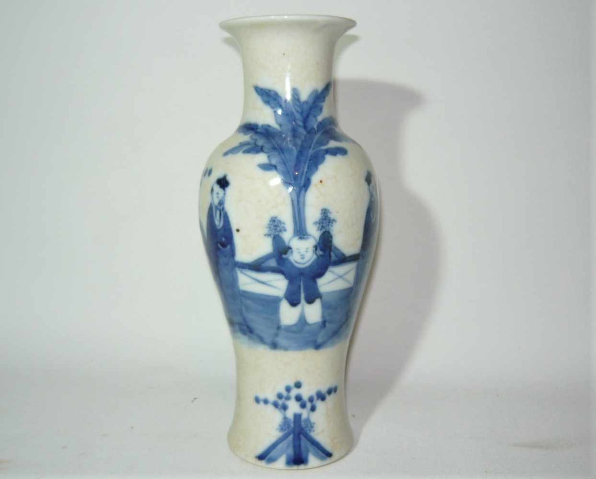 Vase mit Blaumalerei. Antik. Ca. 26cm.- - -22.00 % buyer's premium on the hammer price19.00 % VAT on