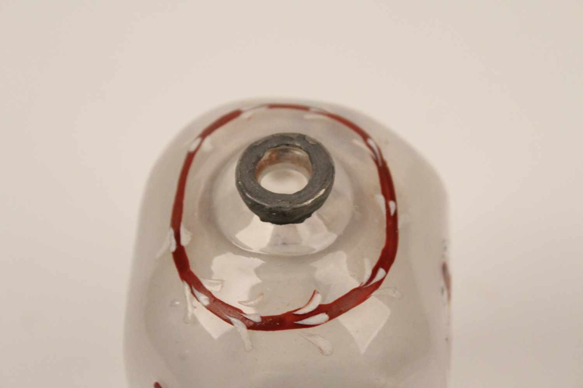 Branntweinflasche.Fichtelgebirge/Alpenländisch, 18. Jh. Mundgeblasenes Glas mit Abriss. Emai - Bild 5 aus 6