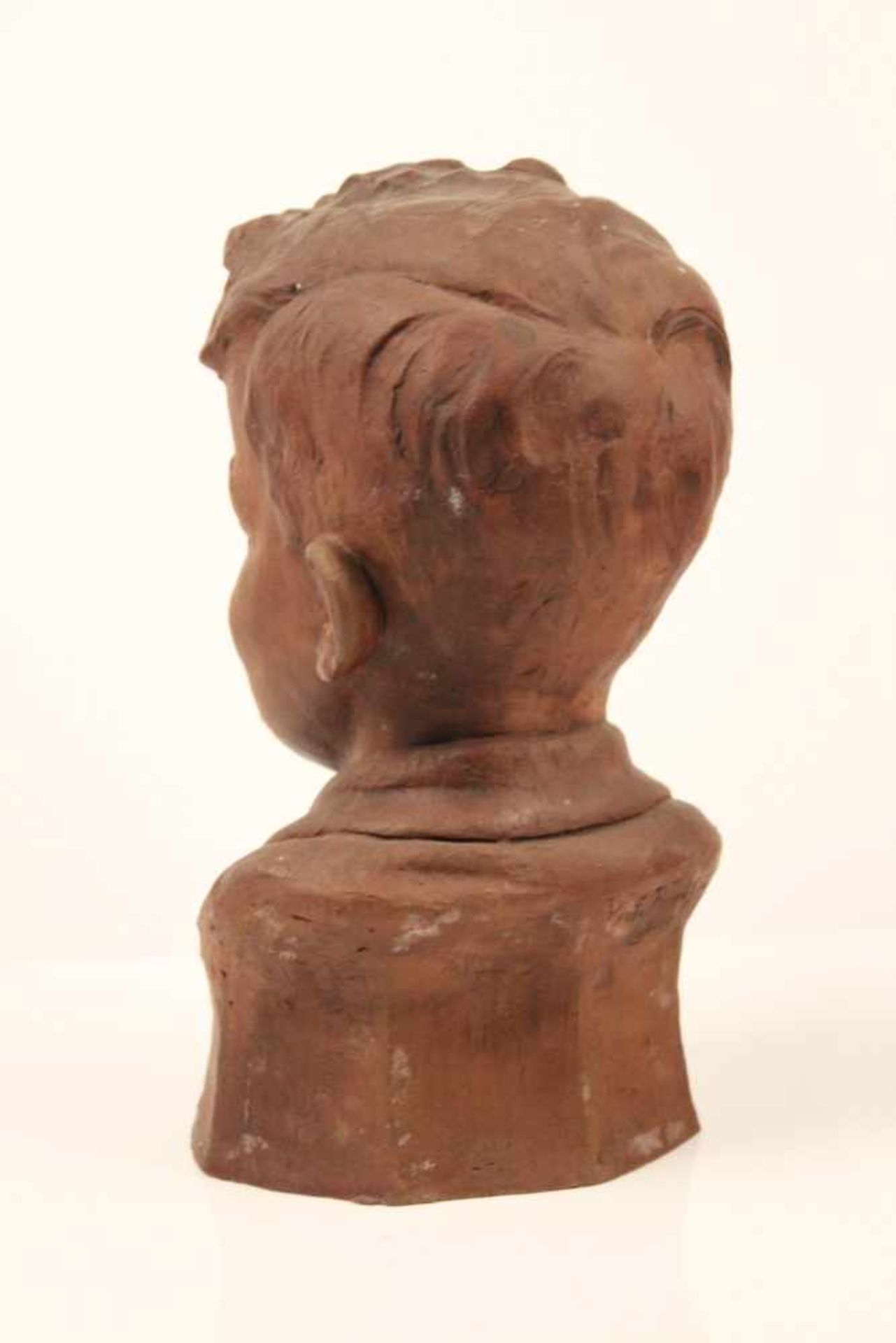 Zwei Skulpturen.Braun engobiertes Steinzeug. Mädchen mit Reh auf ovalem Sockel. Bez. "R. Ung - Bild 3 aus 11