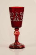 Pokal.Böhmen, 19. Jh. Mundgeblasenes, rot lasiertes Glas. Runder Standfuß, Balusterschaft,