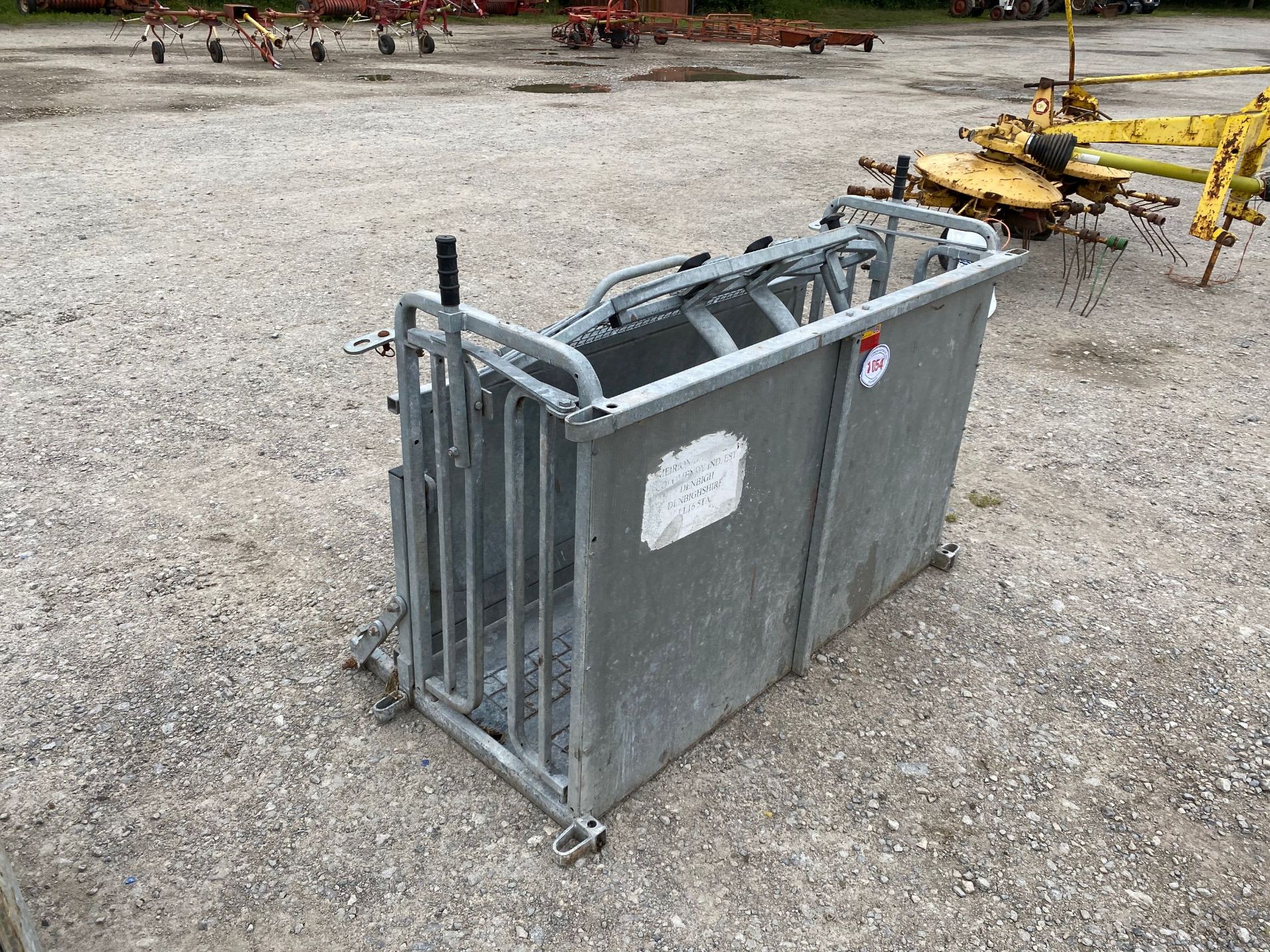 Sheep Rollover Crate - Image 2 of 3