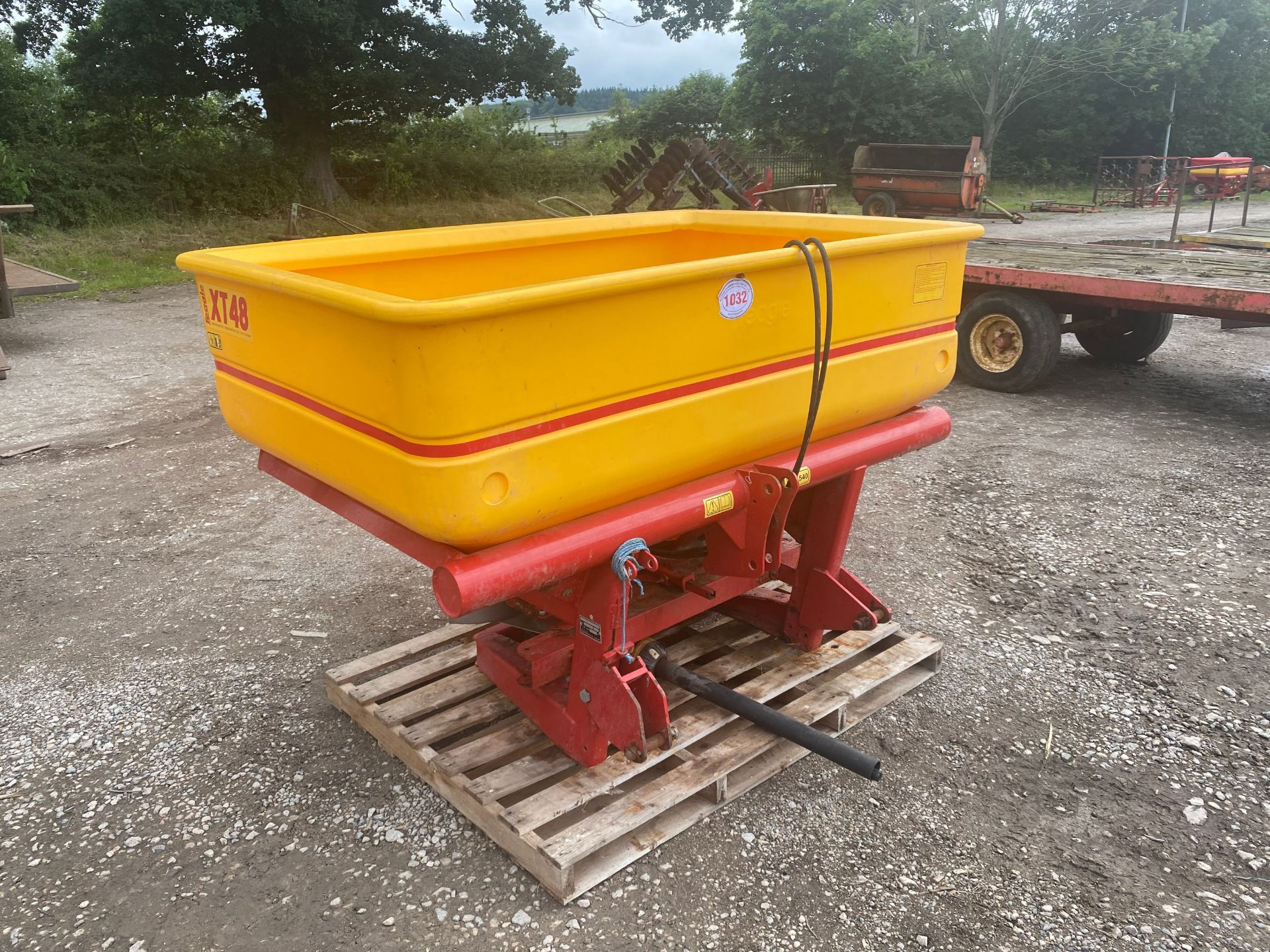 Teagle XT48 Fertilizer spreader