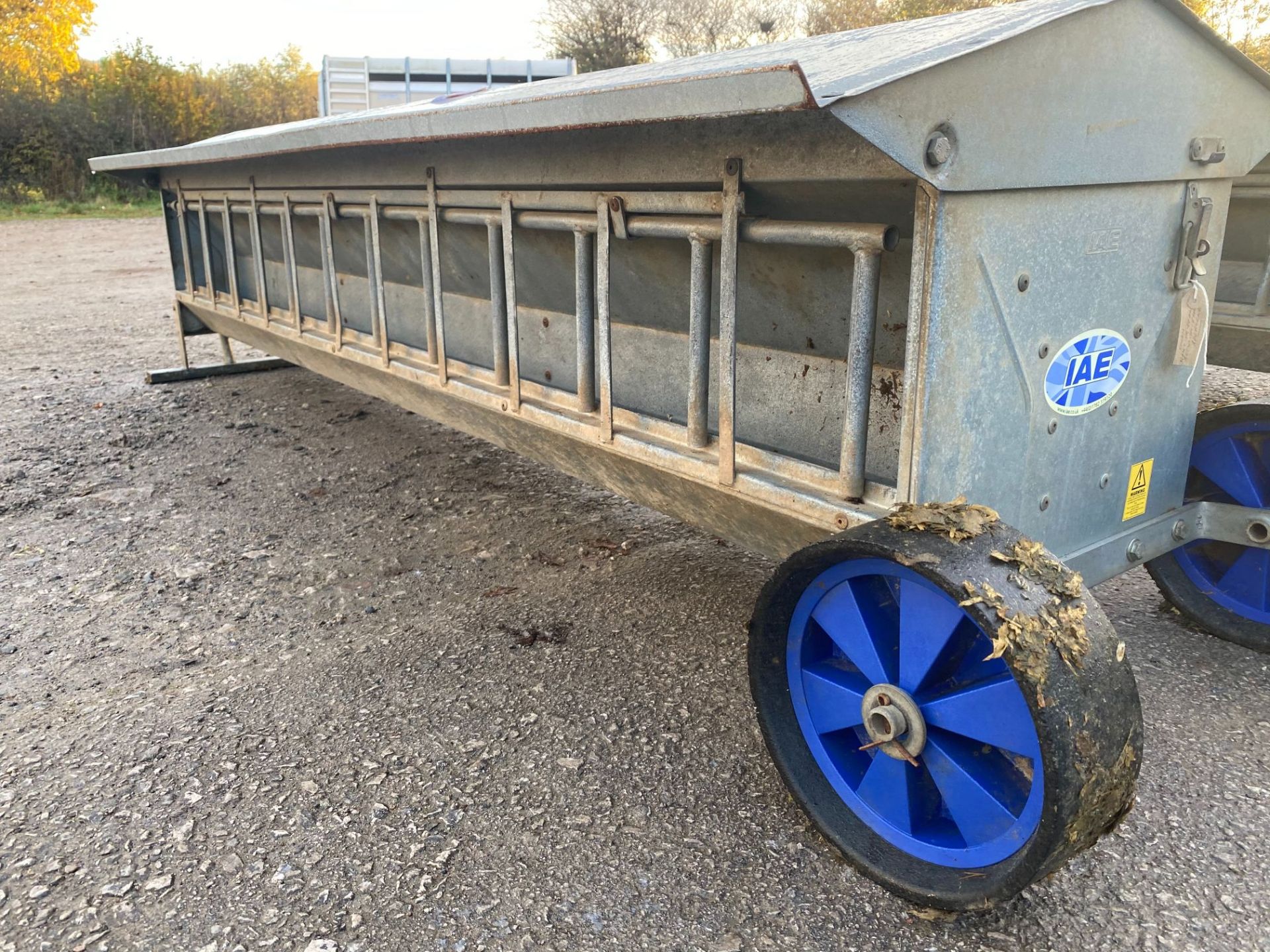 IAW LAMB CREEP FEEDER - Image 3 of 3