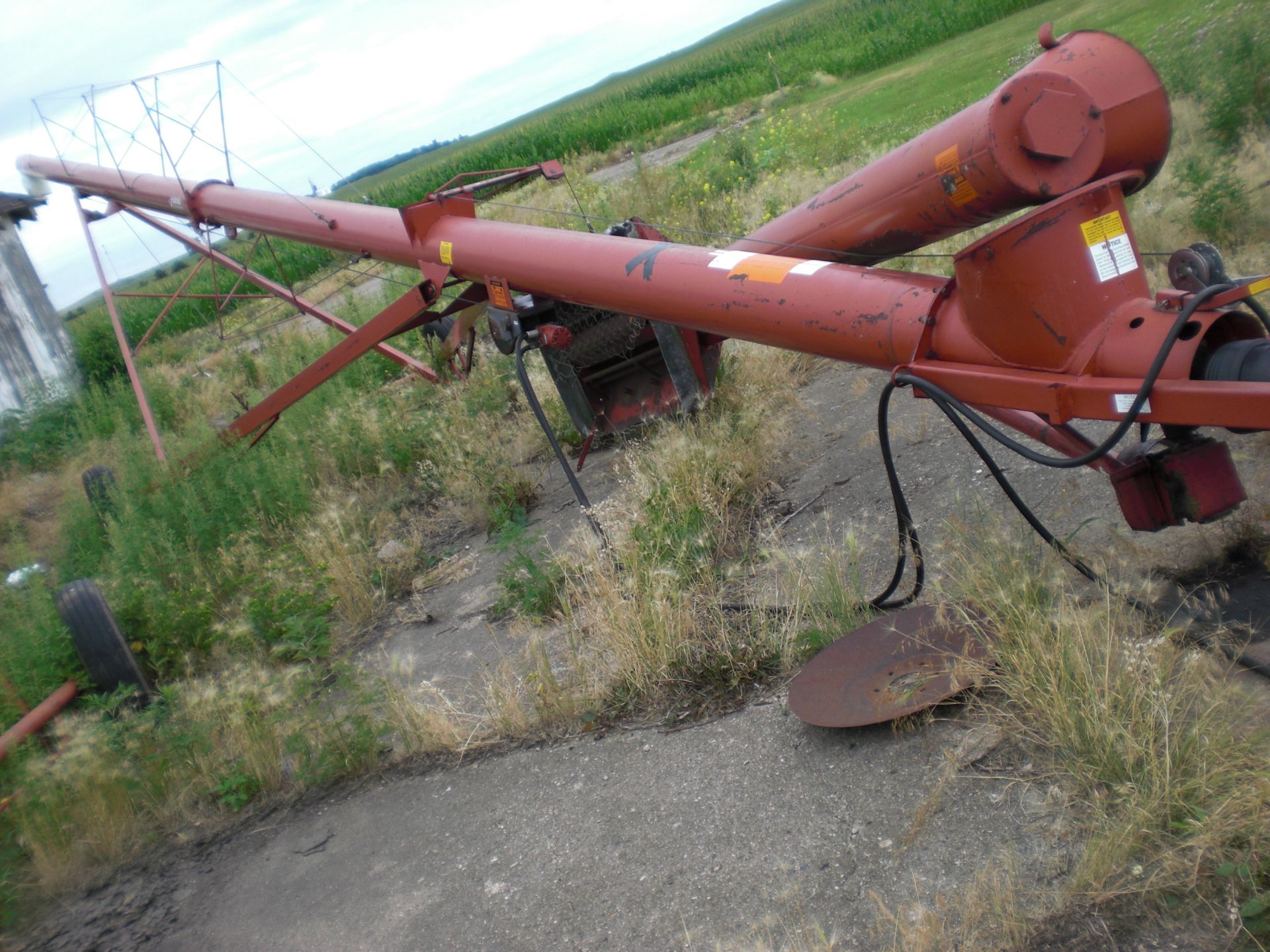 10”X66’ Fetrel auger w/swing hopper, hyd. Raise. - Image 5 of 5