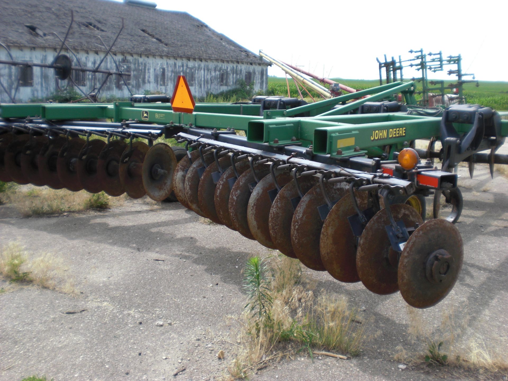 7 shank JD 510 disc ripper. - Image 3 of 3