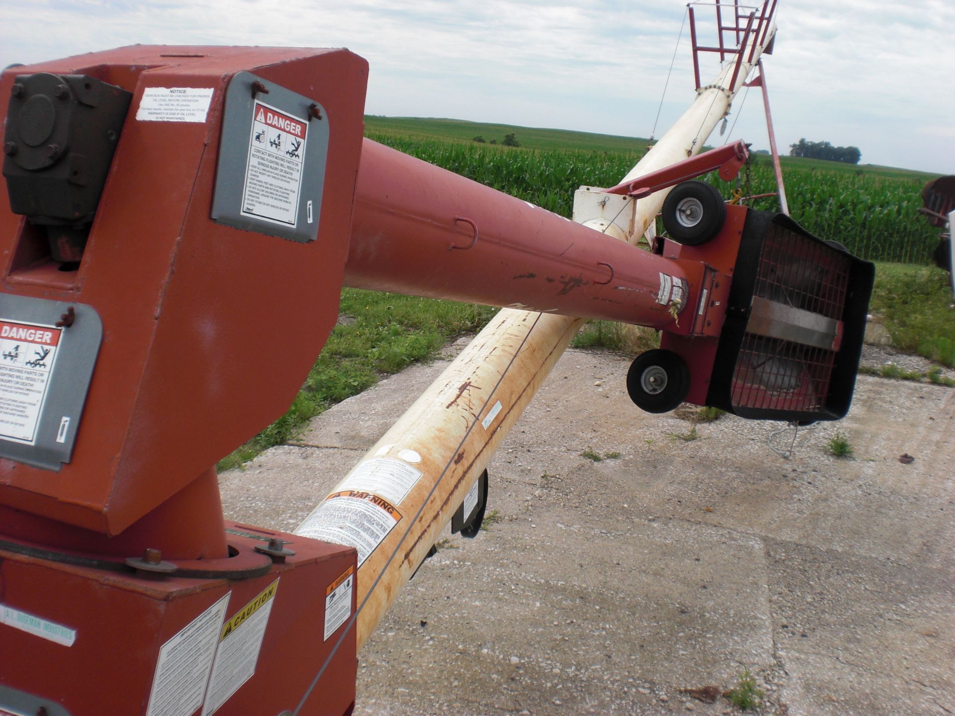 10”X66’ Fetrel auger w/swing hopper, hyd. Raise. - Image 2 of 5