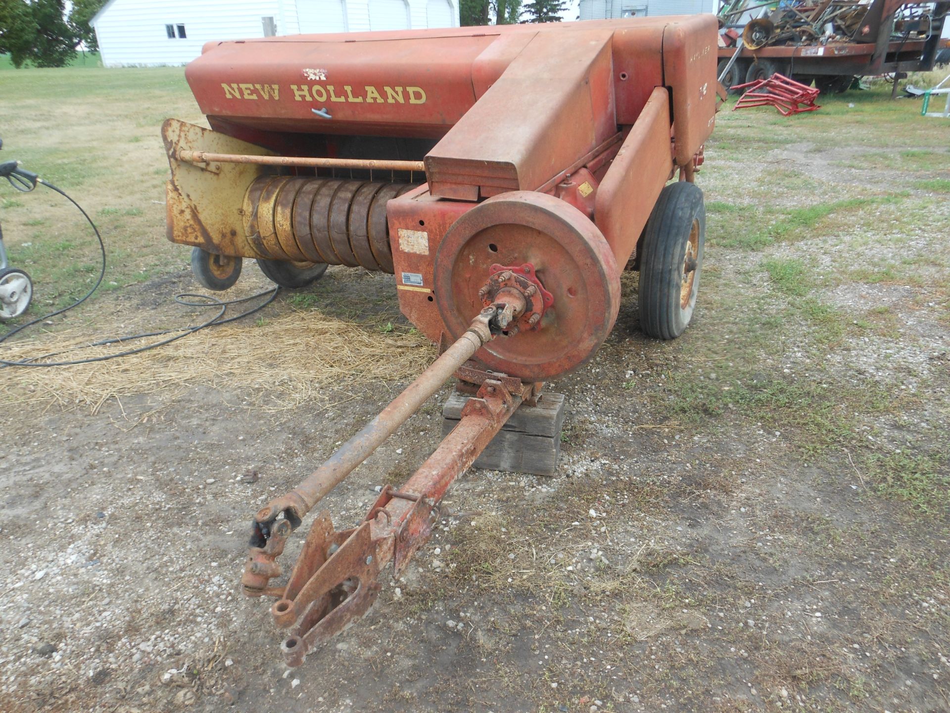 270 NH twine tie PTO baler.