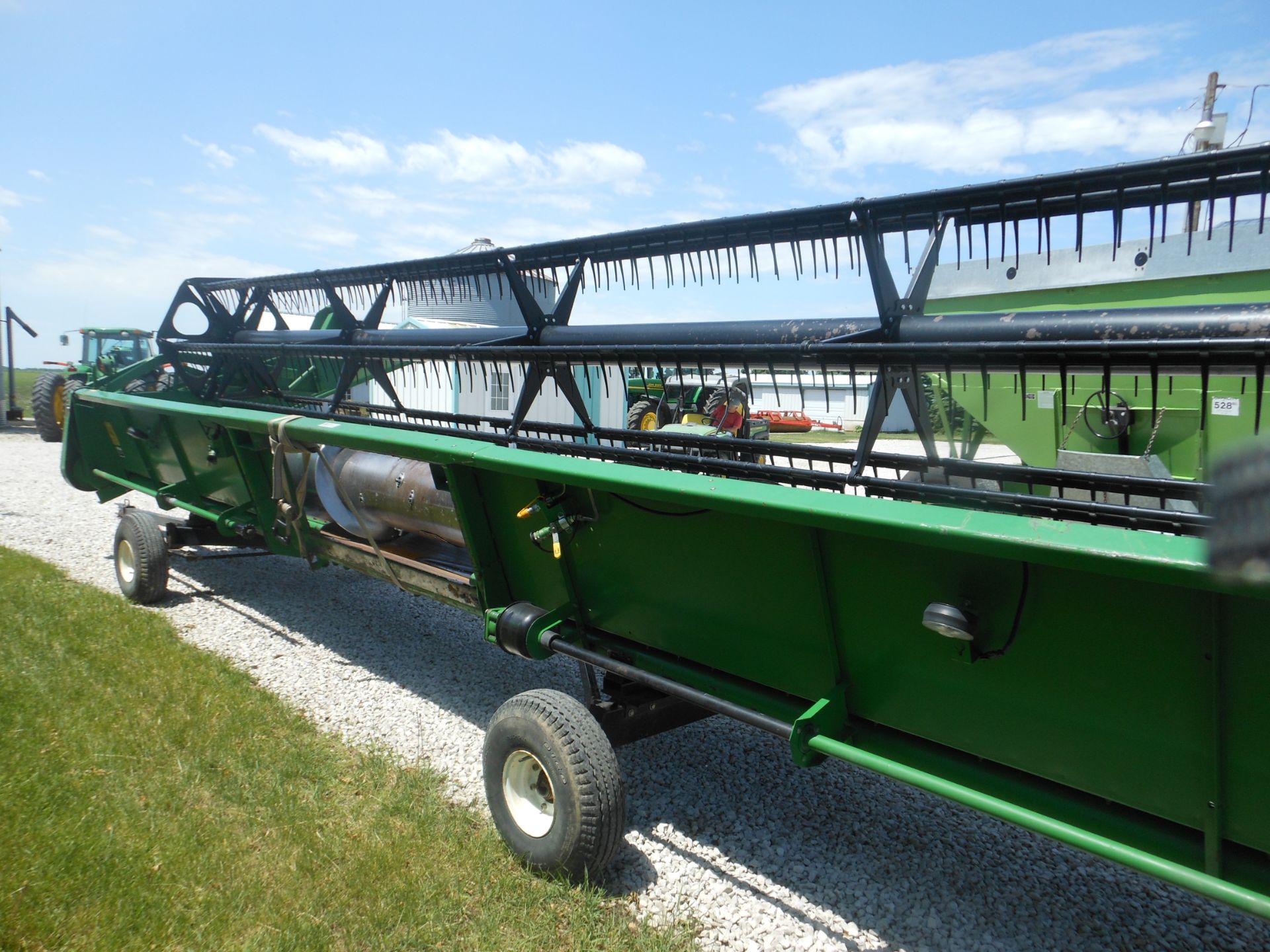 Killbros 4-wheel low profile 30’ head trailer. - Image 2 of 2