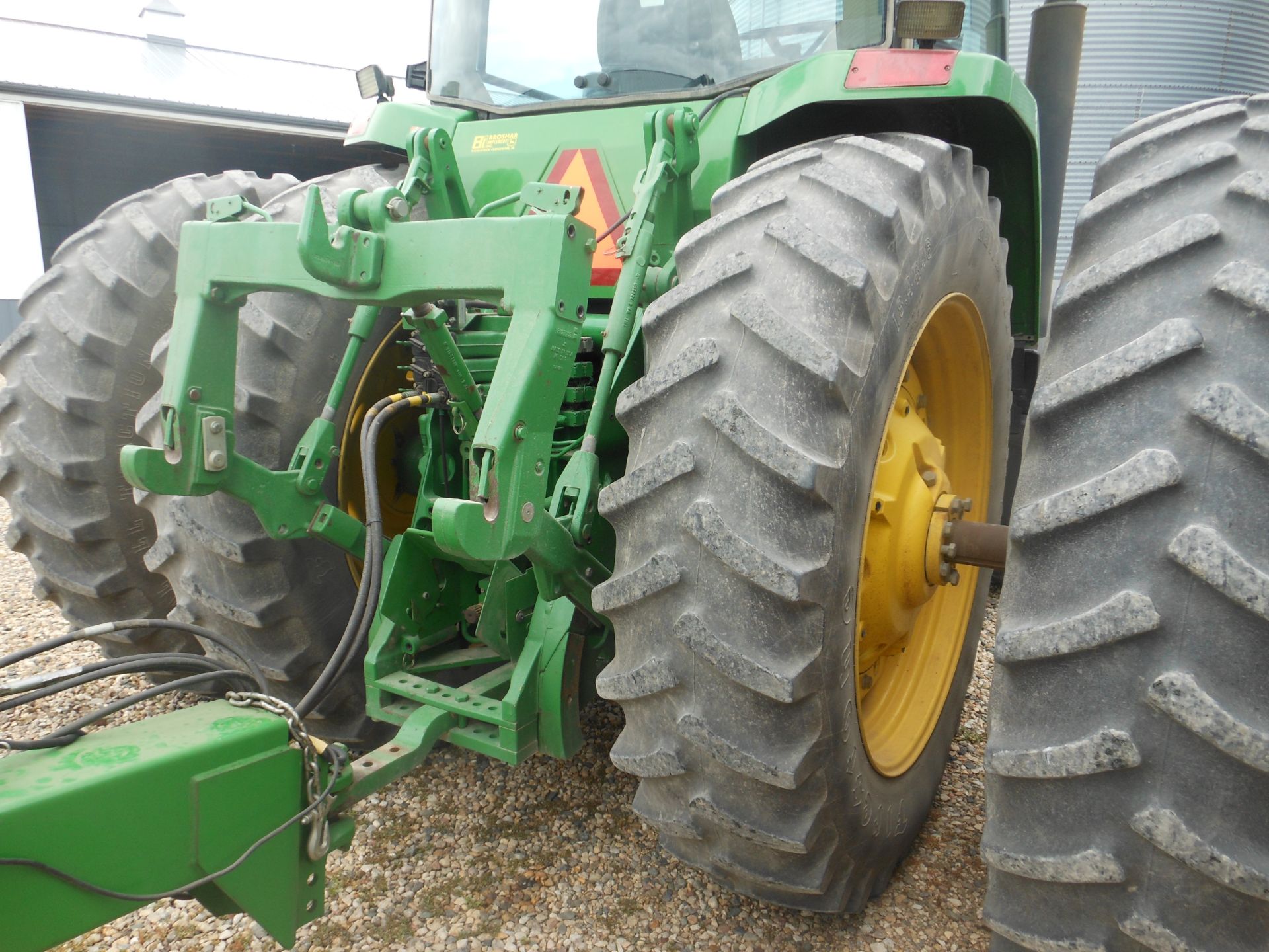 1997 8300 JD MFWD, 18.4 R46 10 bolt duals, 14.9-34 fronts, quick coupler, Big 1000 PTO, 6 front - Image 3 of 3