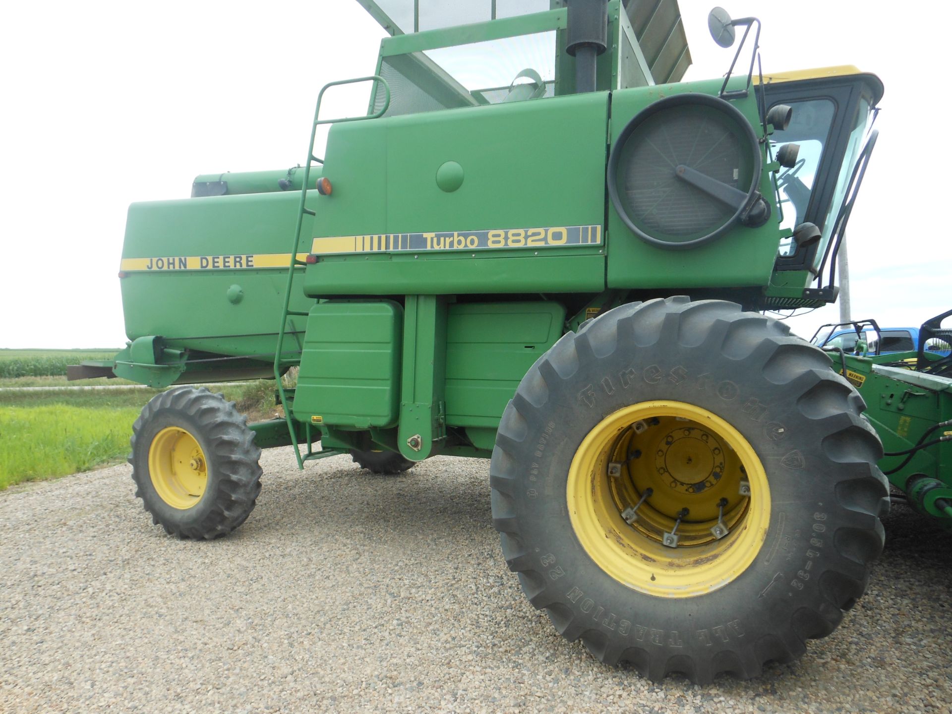 1982 8820 JD combine, tank ext., chopper, 30.5-32, SN514297, hours unsure.