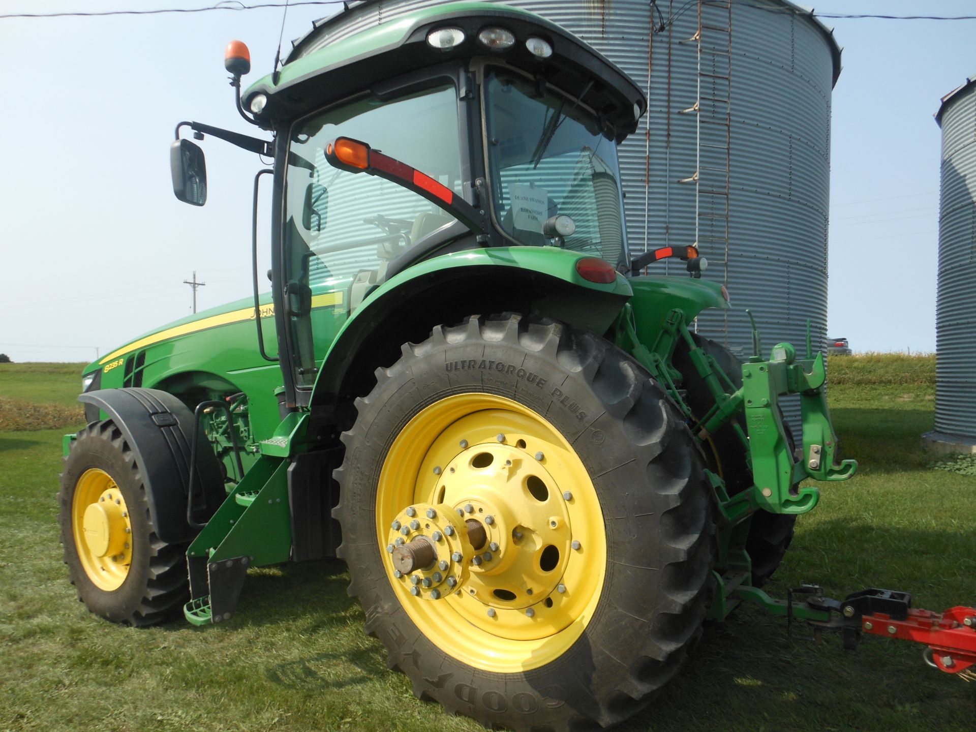 2014 JD 8235 R MFWD - Image 8 of 8