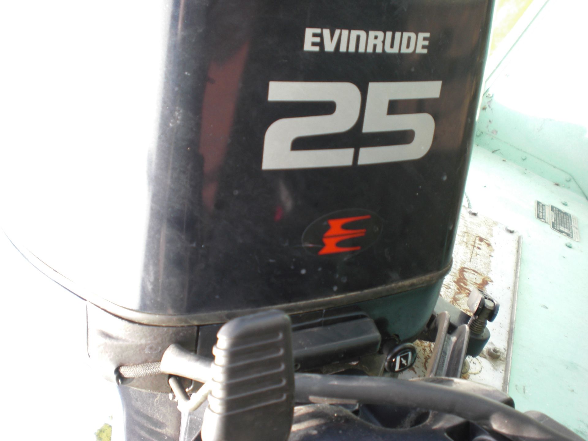 16’ Lund boat w/25 HP 2 cycle oil injected Evinrude motor on Shore Lander trailer. - Image 3 of 3