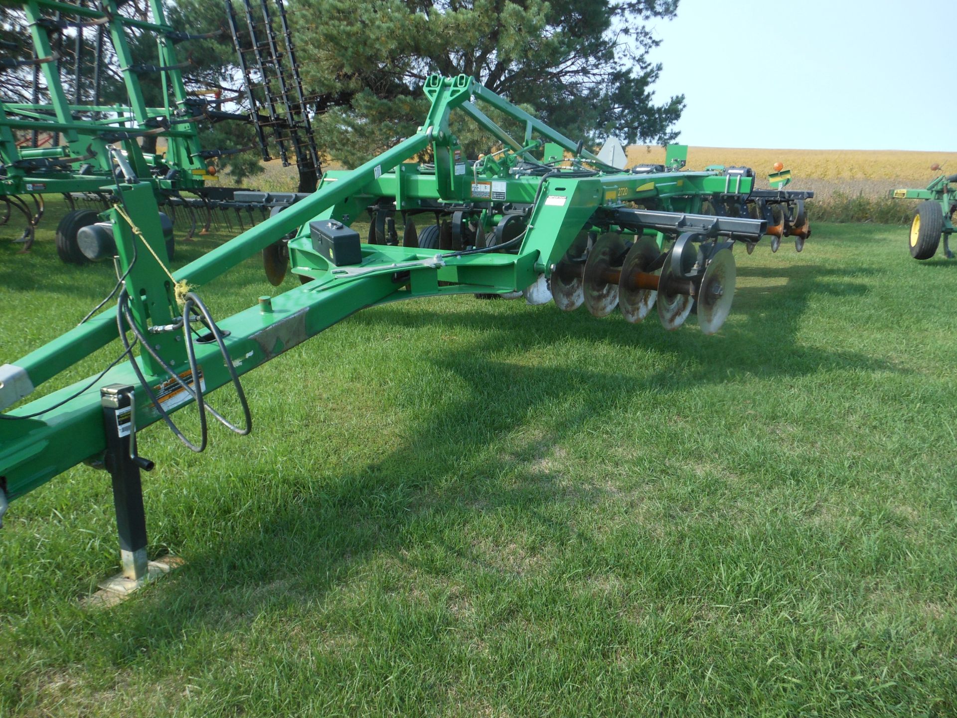 5 shank JD 2720 disc ripper. - Image 5 of 5