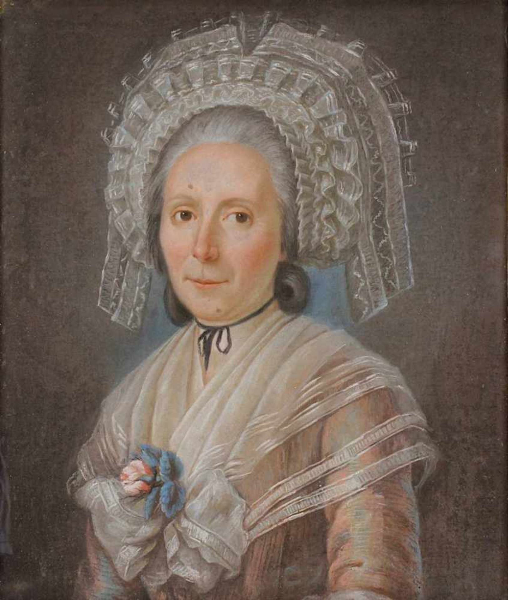 Pastellmaler (18.Jh.), Bildnis einer Dame mit Schultertuch und Spitzenhaube, Pastell auf Papier, auf - Bild 2 aus 2
