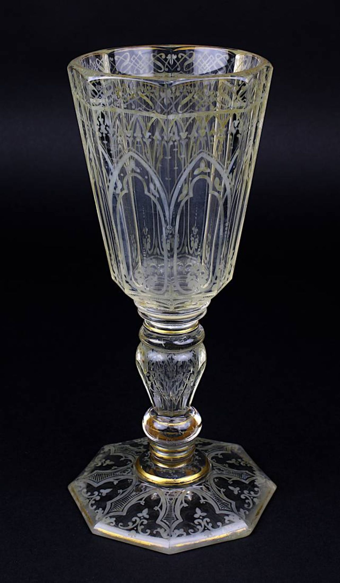 Historismus-Pokalglas, Nordböhmen um 1860, bräunliches Klarglas in Form eines Barockglases, im