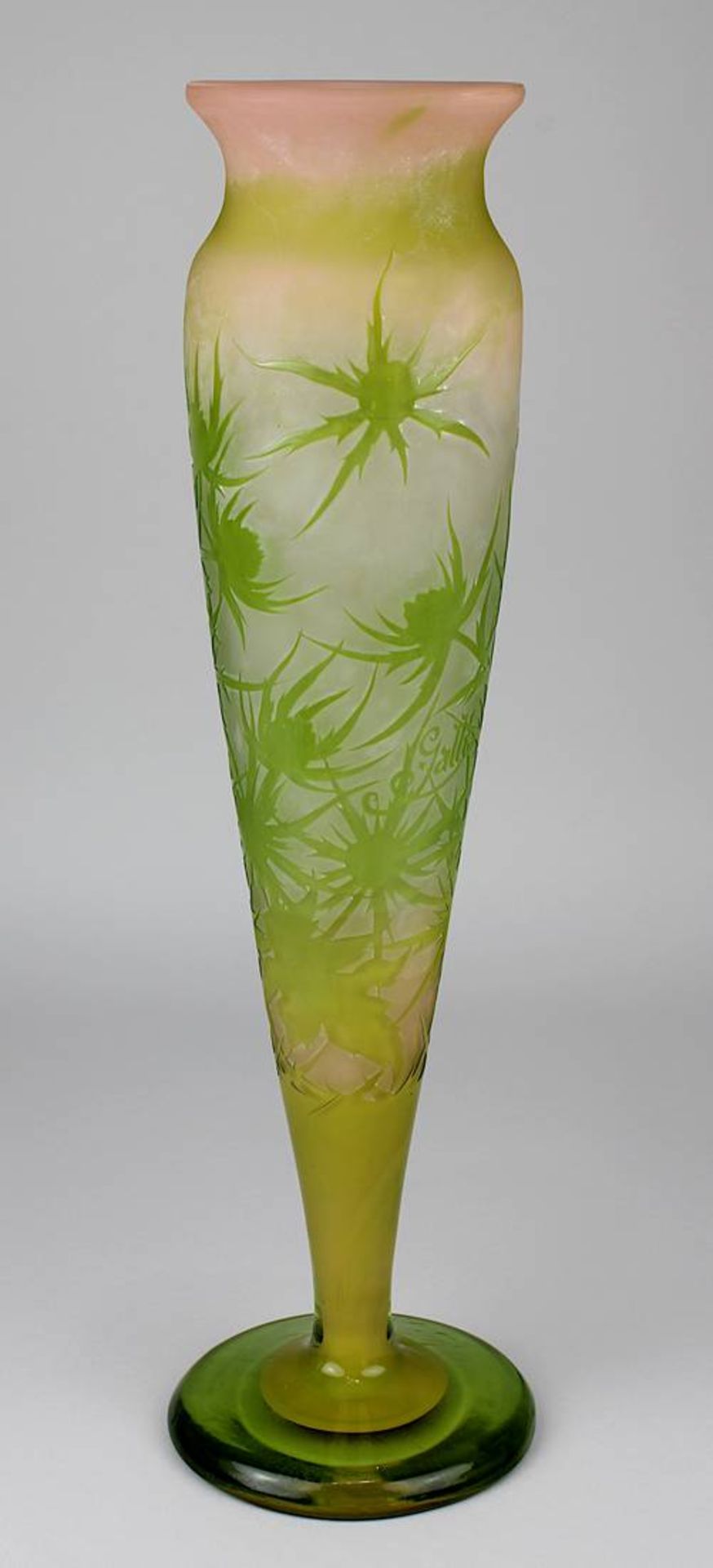 Große Gallé Jugendstil-Vase mit Disteldekor, Nancy 1904-1905, keulenförmiger Klarglaskorpus innen - Image 2 of 5