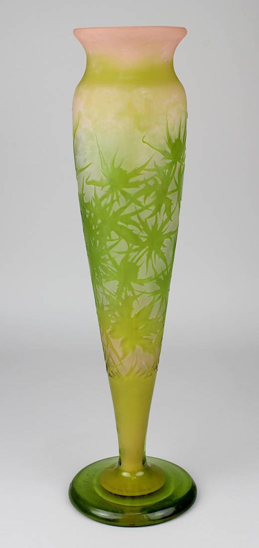 Große Gallé Jugendstil-Vase mit Disteldekor, Nancy 1904-1905, keulenförmiger Klarglaskorpus innen - Image 3 of 5